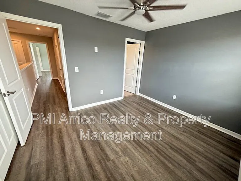 6334 Fairmont Ln — Photo 17
