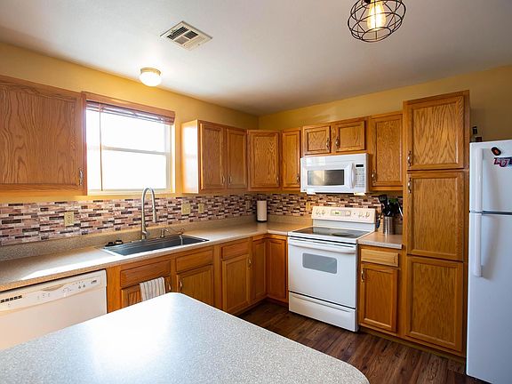 2nd image of 3002 Brookville Dr