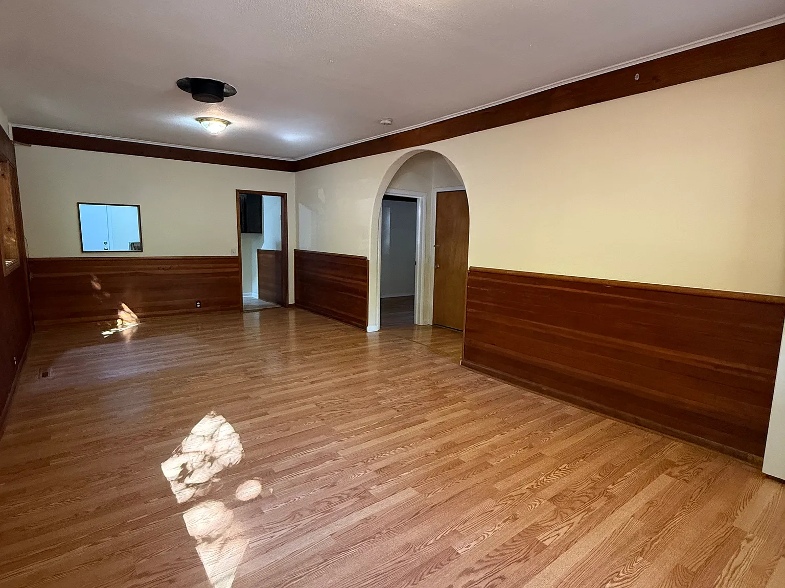 4 bed, 1400 sqft, $4,195 — Photo 3