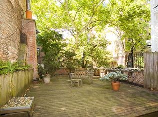 52 W 10th St, New York, NY 10011