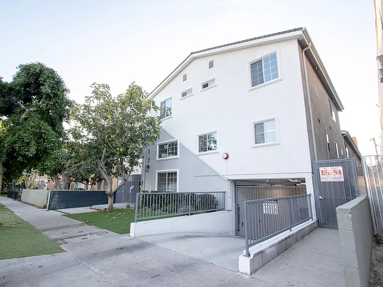 1817 Garfield Pl — Photo 12