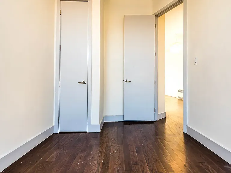 26 Wilson Ave #2L — Photo 7