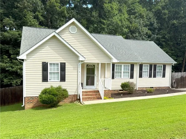 22910 Pheasant Ct, North Dinwiddie, VA 23803