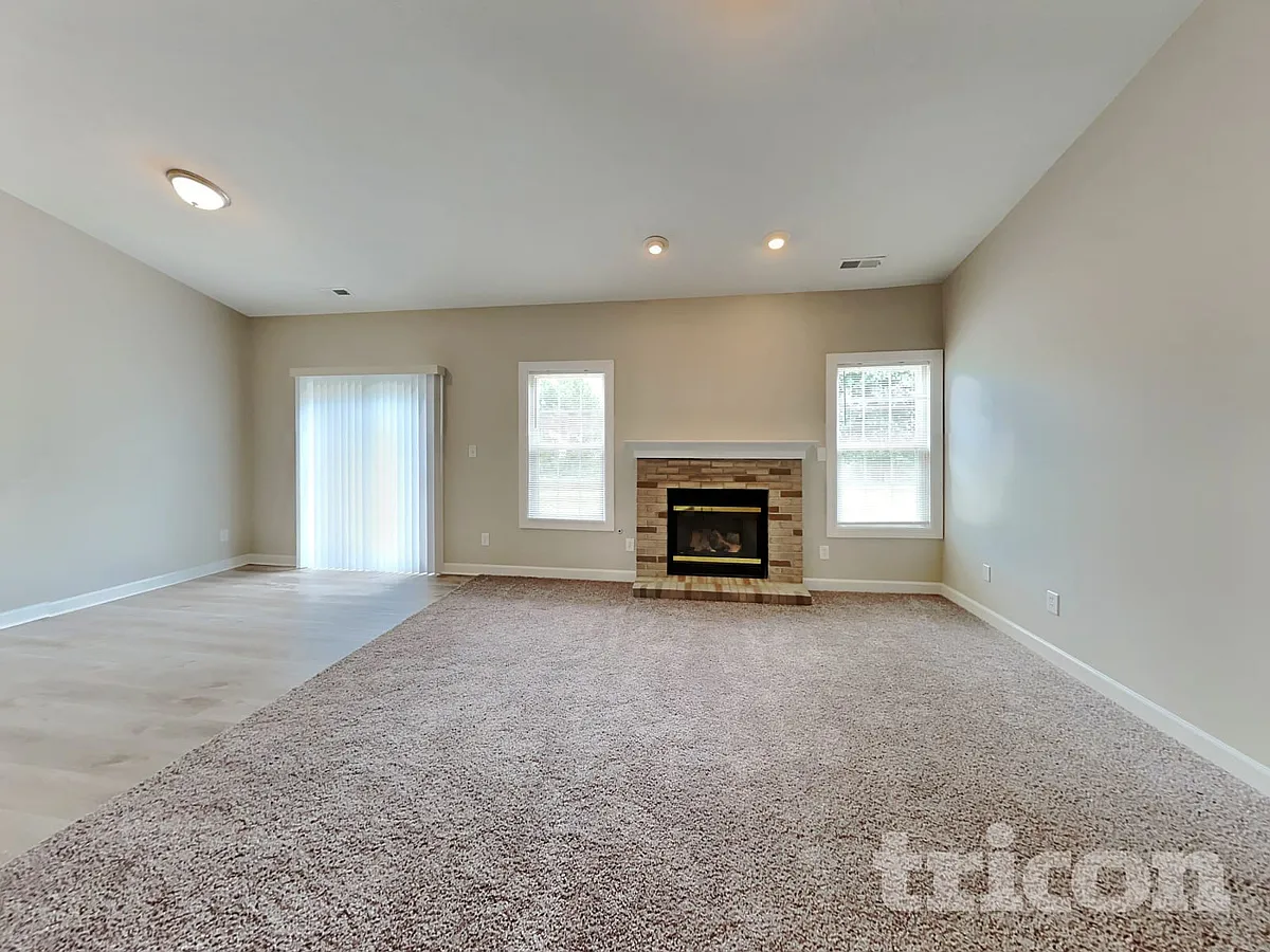 Building Photo - 5325 Montavia Ln