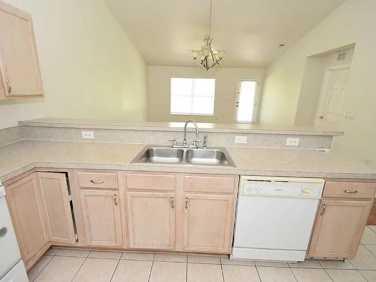 30 Eton Ln #B — Photo 11