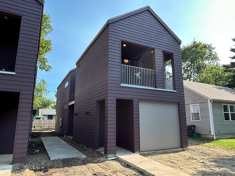 1003 E Washington St — Photo 38
