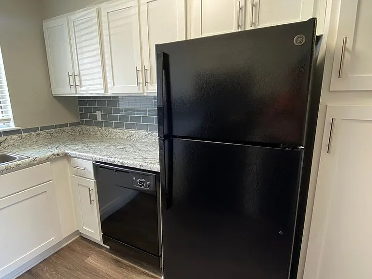 Gleneagle Apartment Homes — Photo 72