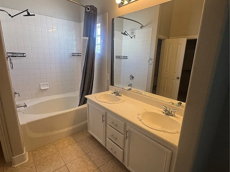 1521 Tillman Falls Ave — Photo 16