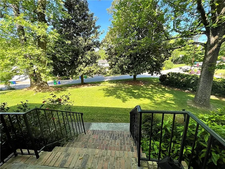 5291 Manhasset Cv — Photo 2