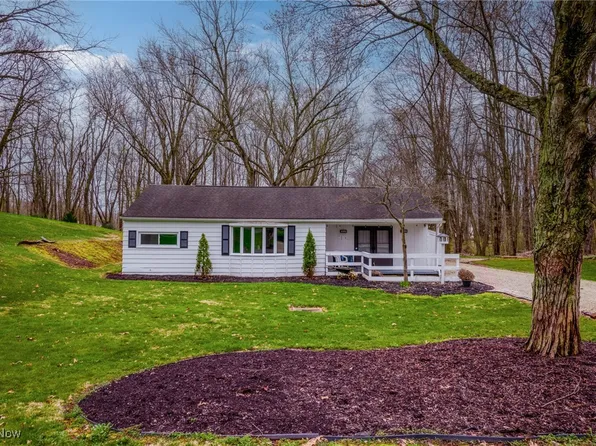 3420 Overlook Dr, Akron, OH 44312