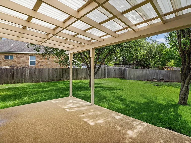 10700 Pointe View Dr — Photo 16