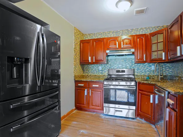 65-36 Metropolitan Avenue image 22 of 33