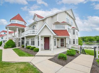 2126 Landings Ln, Delavan, WI 53115
