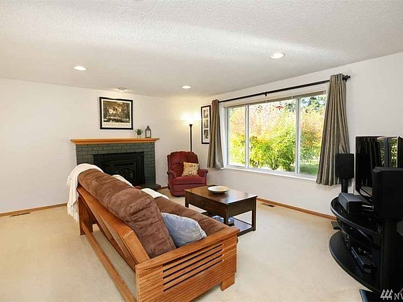4th image of 1311 NE Vena Ave