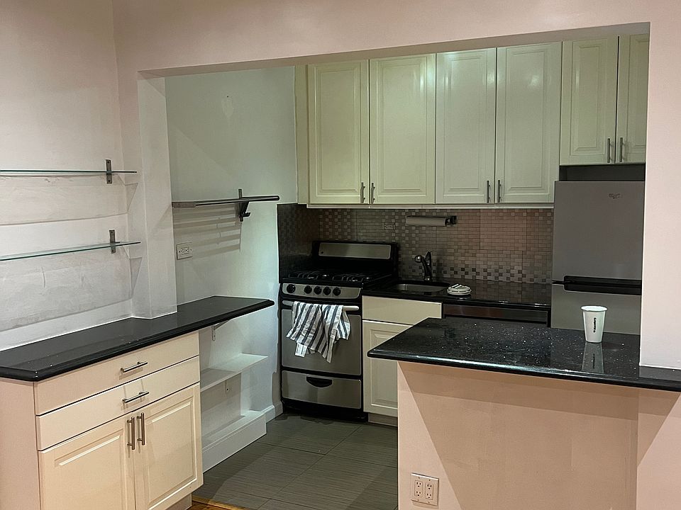 1st image of 240 E 35th St APT 2L
