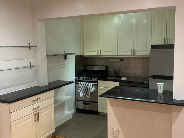 240 East 35th Street image 1 of 20