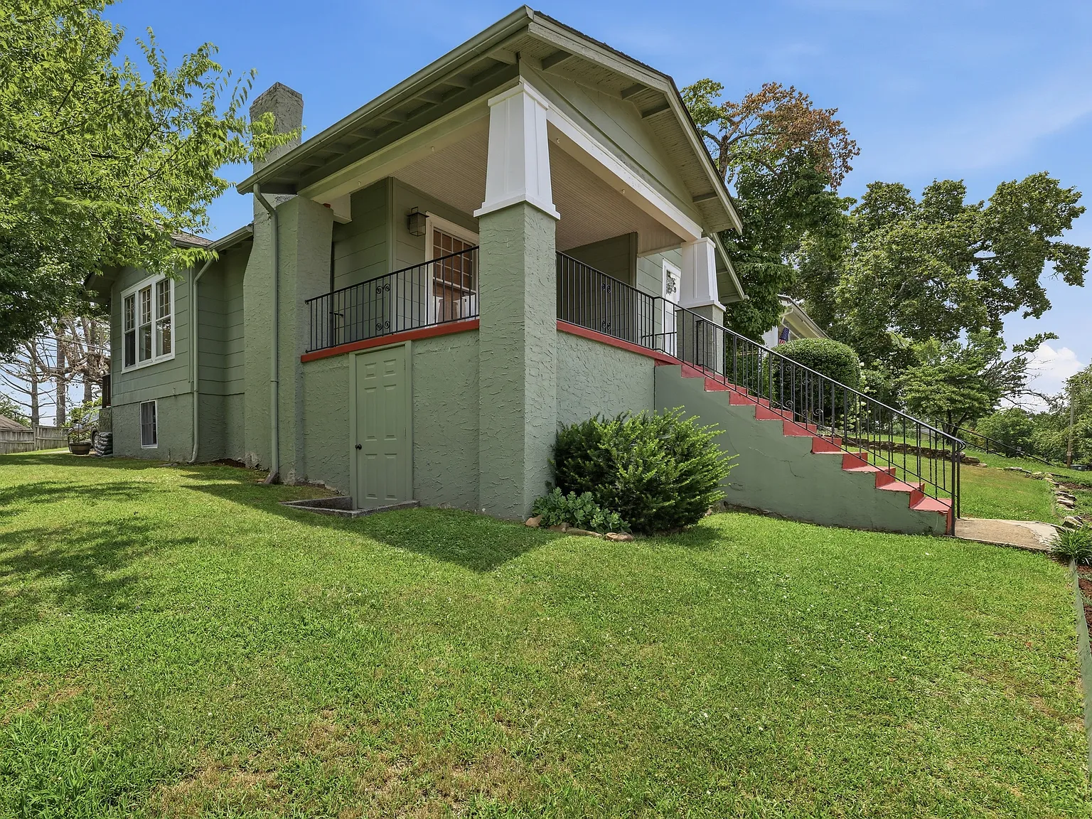 2 bed, 1300 sqft, $2,000 — Photo 4
