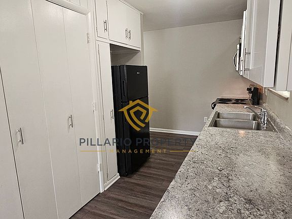 4th image of 1424 Campbell Ave #0