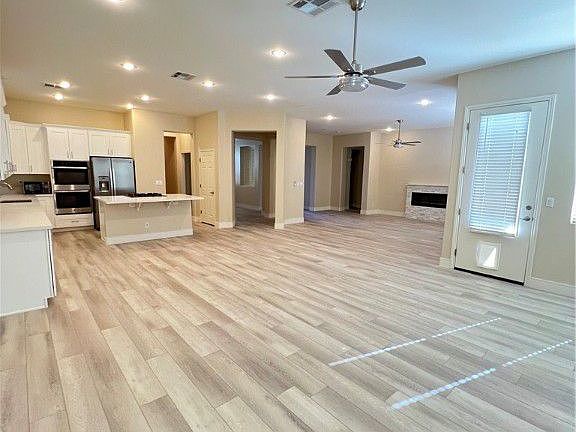 3rd image of 10447 Garden Rose Dr