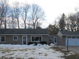 W162N9881 Mayflower Dr, Germantown, WI 53022