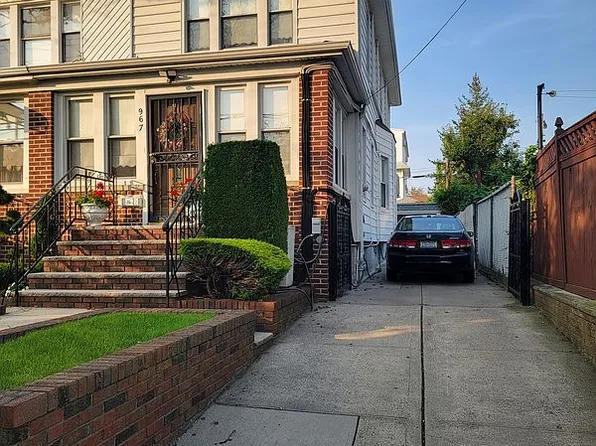 967 81st St, Brooklyn, NY 11228