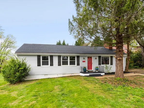 5631 Wayland Dr, Crozet, VA 22932