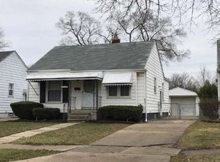 19323 Woodcrest St, Harper Woods, MI 48225