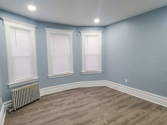 2nd image of 80 Lincoln Pl #2