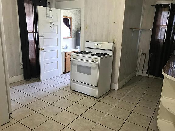 2nd image of 118 N McKinley St