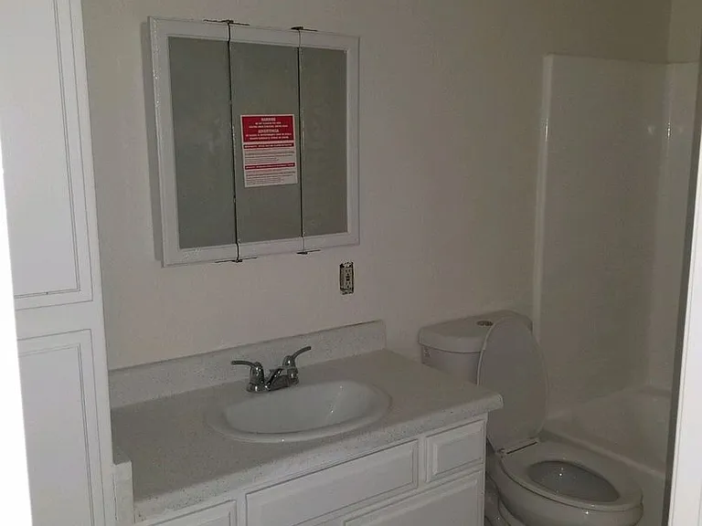 550 E Avenue Q #12 — Photo 5