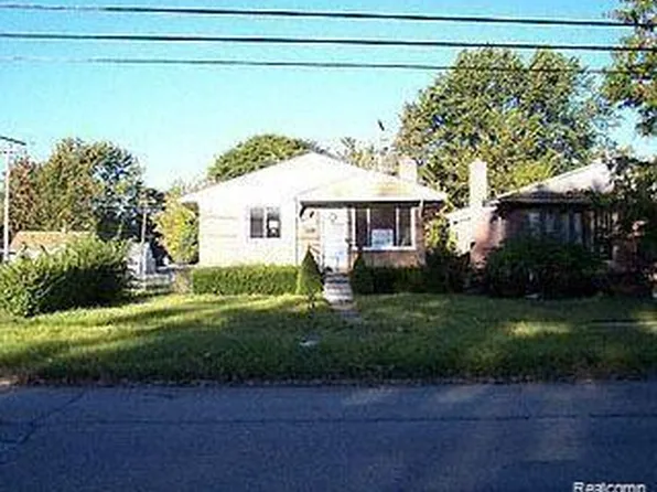 4372 Howe Rd, Wayne, MI 48184