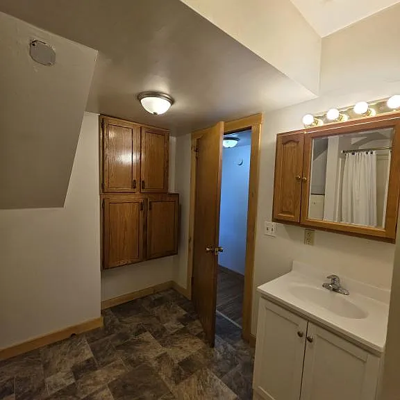 11934 Goodview Ave — Photo 33