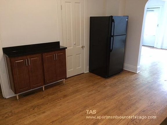 5th image of 2616 N Marshfield Avenue # Second Floor