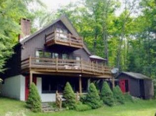 425 Lake Raponda Rd, Wilmington, VT 05363