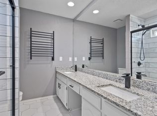 2213 Big Bend Dr, Carrollton, TX