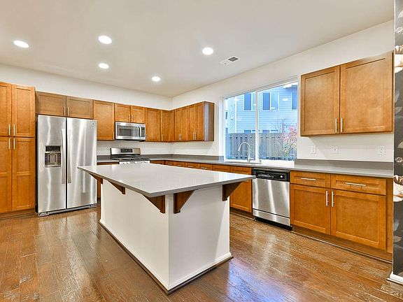 5th image of 19520 18th Avenue Ct E