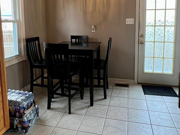 5th image of 541 Sandalwood Dr