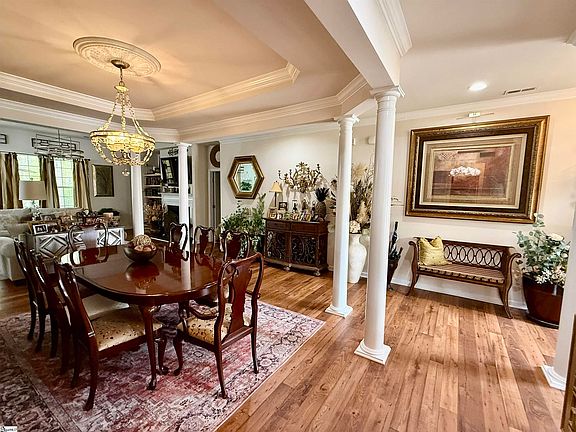 5th image of 10 Kersey Gale Ct