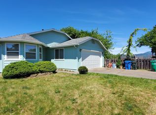 110 Harmony Cir, Grants Pass, OR 97527