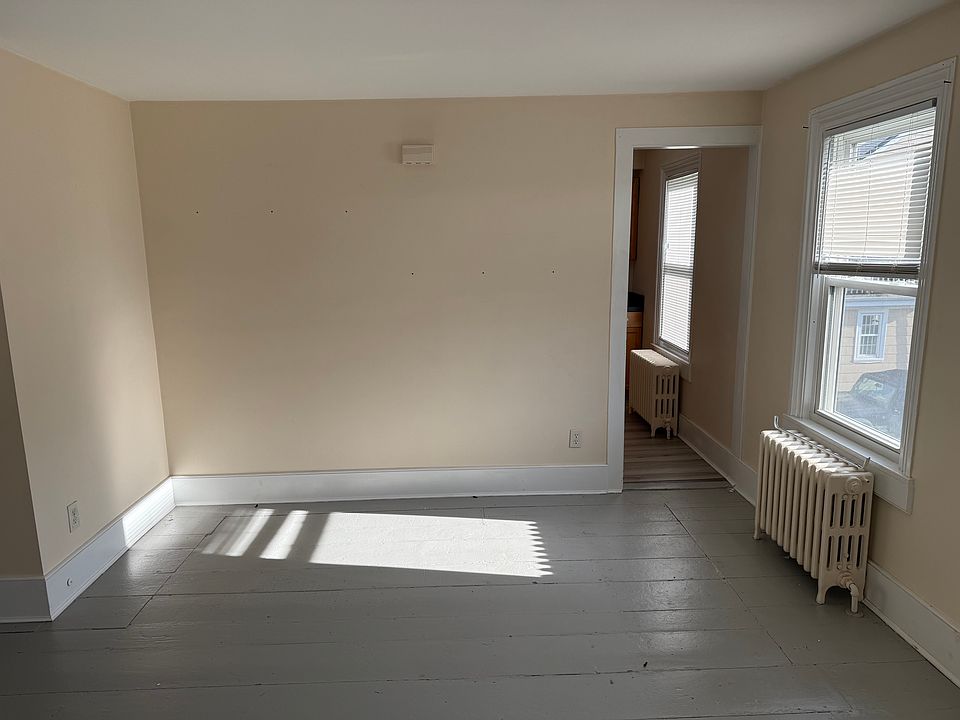 1st image of 60 Main St #4