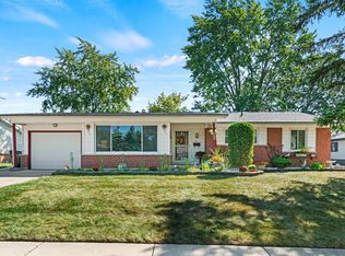 255 Placid Way, Elk Grove Village, IL 60007