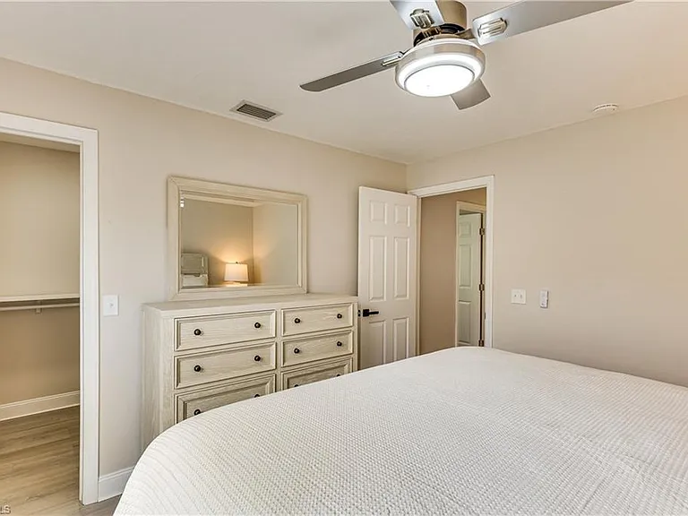 6030 Perthshire Ln — Photo 24