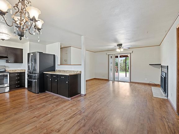 3rd image of 900 W 42nd Ave