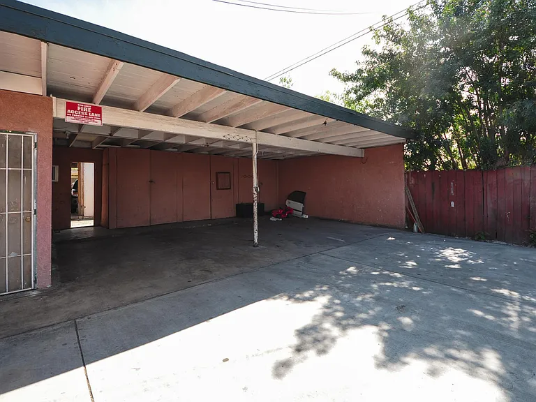 1020 W 11th St #1020 — Photo 16