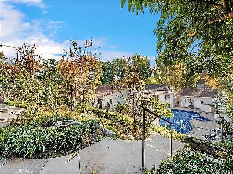 18000 Karen Dr — Photo 49