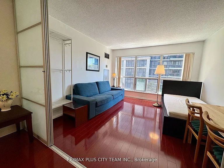 7 Carlton St #401 — Photo 2