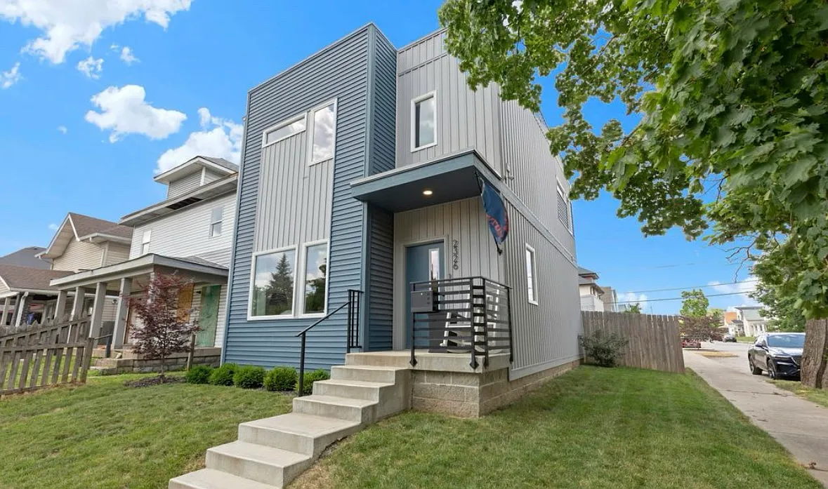 2326 Prospect St — Photo 1