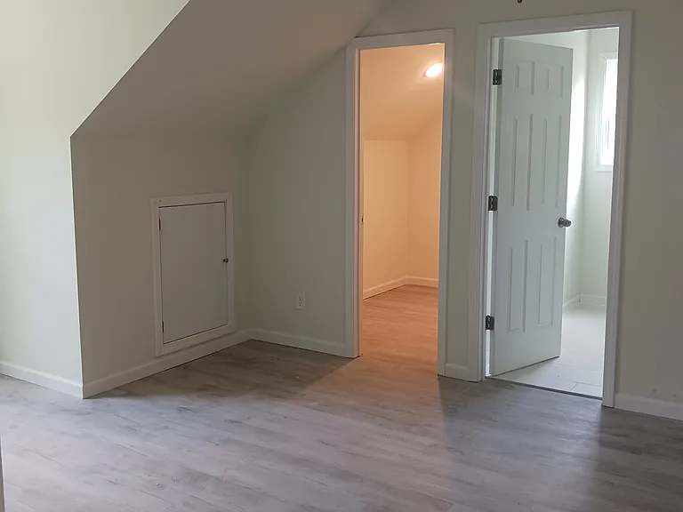 241 Erwin Rd #A — Photo 8
