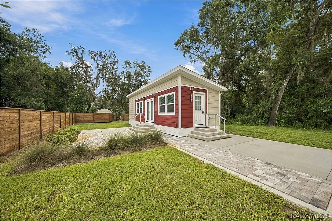 1 bed, 1.0 bath, 456 sqft, $1,350 — Photo 1