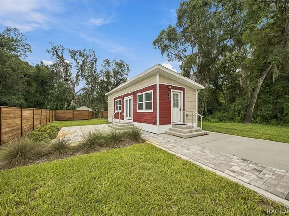 9302 E Sycamore Pl, Inverness, FL 34450